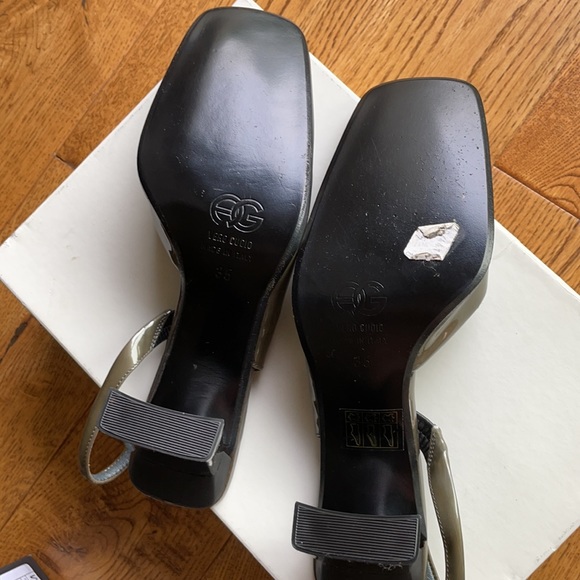 heels - Picture 4 of 12